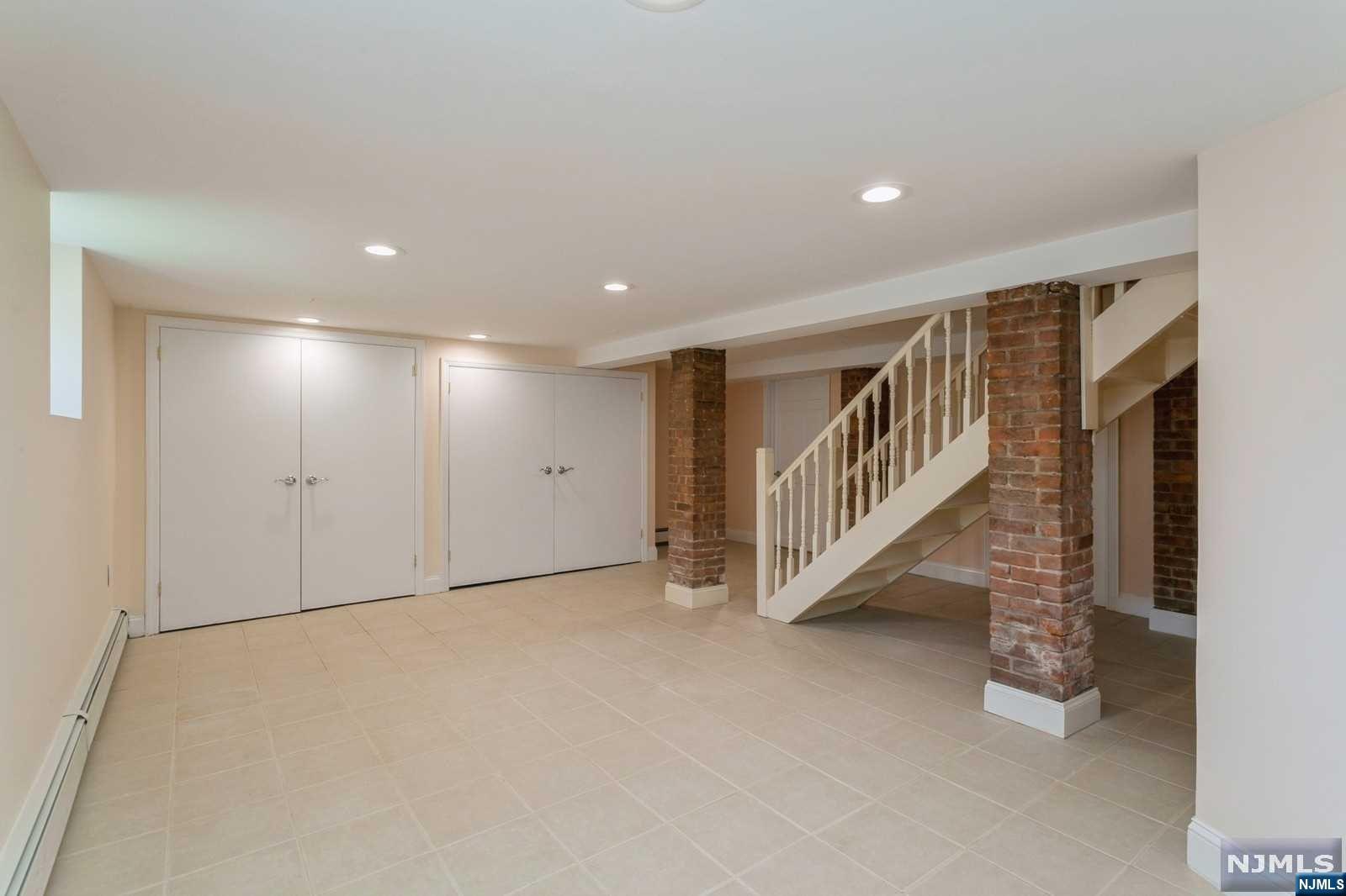 332 Dock Road 1