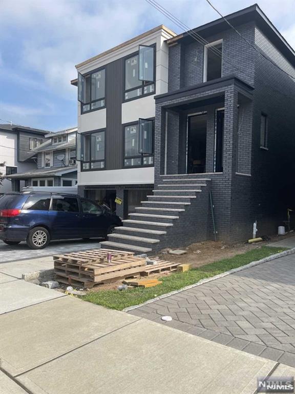 36 Brinkerhoff Terrace 2FL