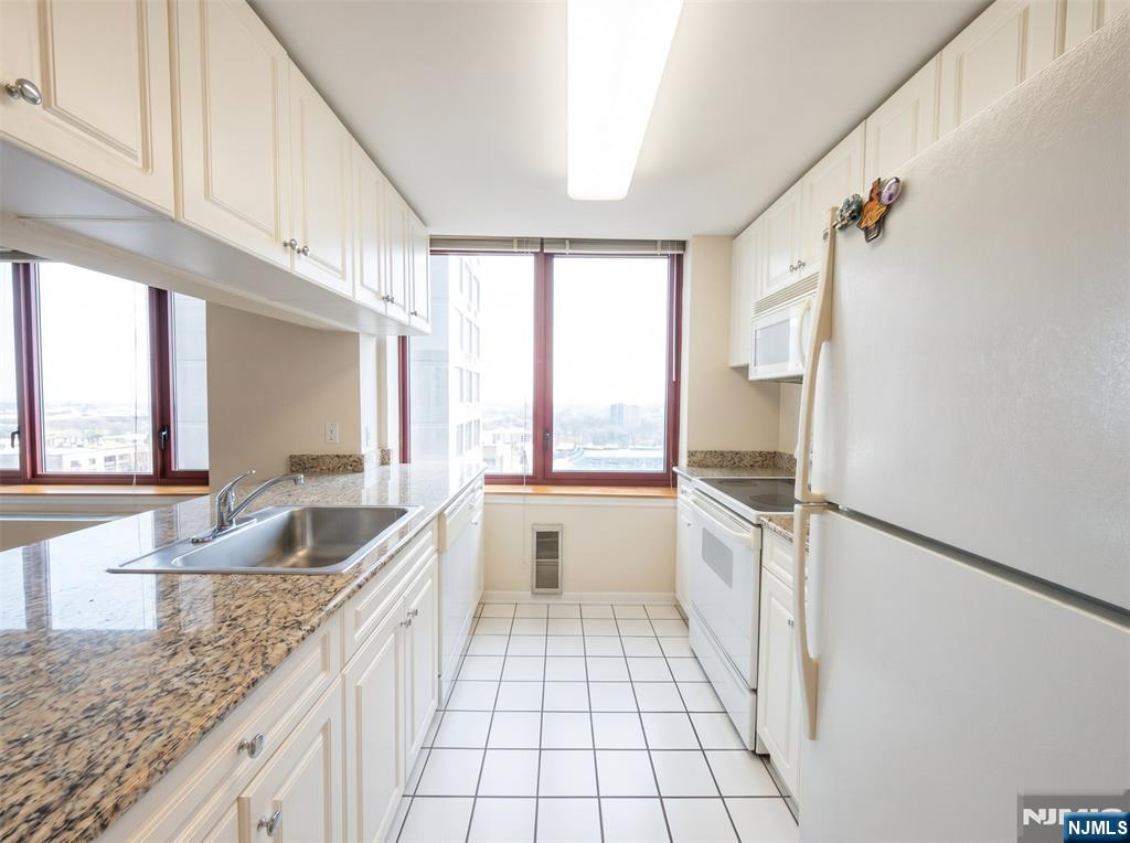 100 Old Palisade Road 2201