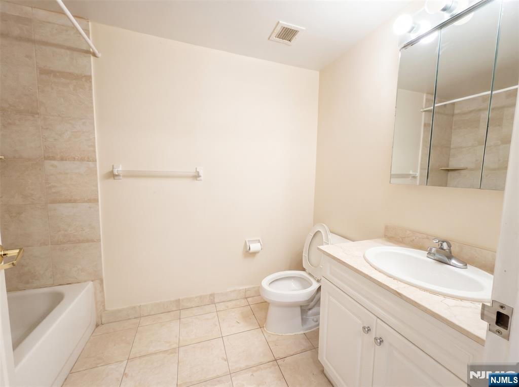 100 Old Palisade Road 2201