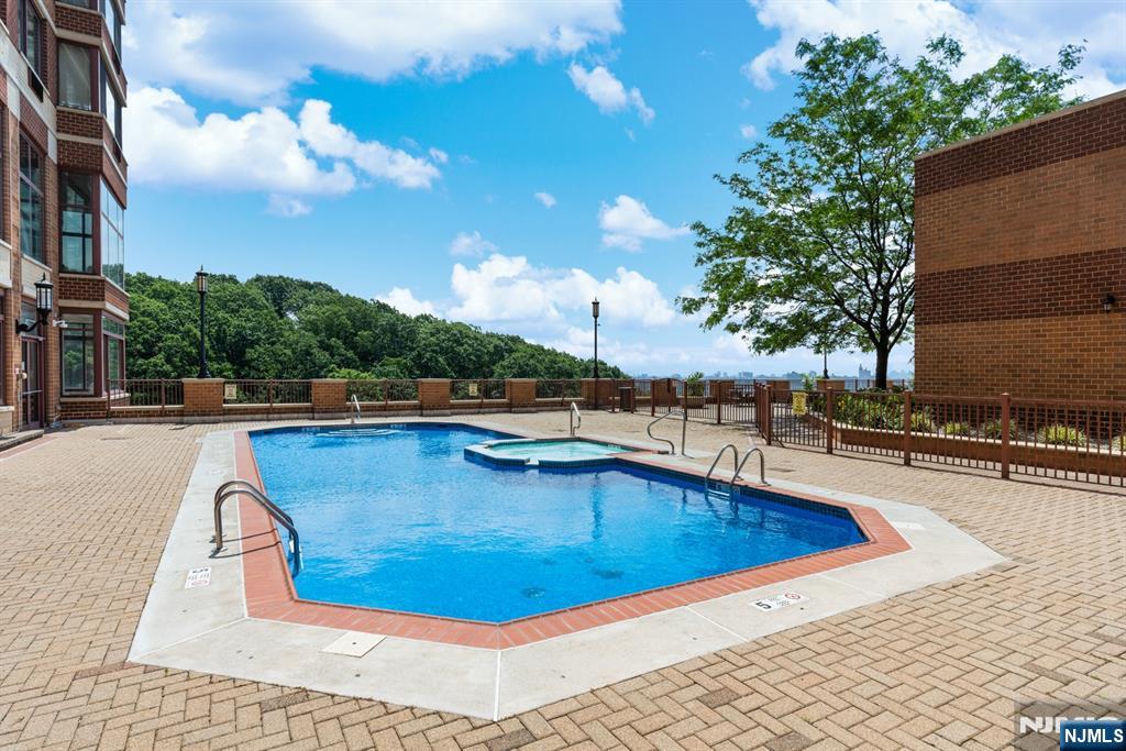 100 Old Palisade Road 2201