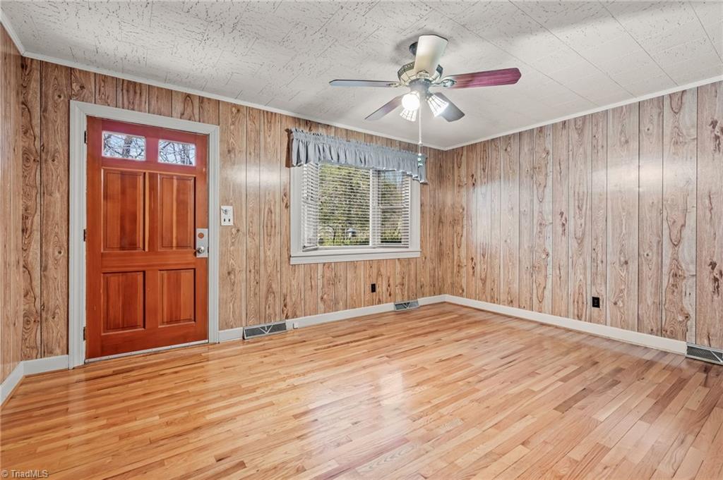 210 Howard Lane