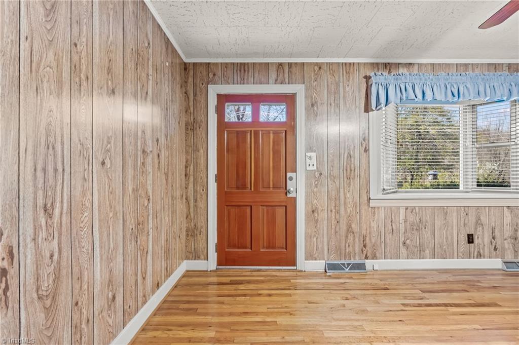 210 Howard Lane