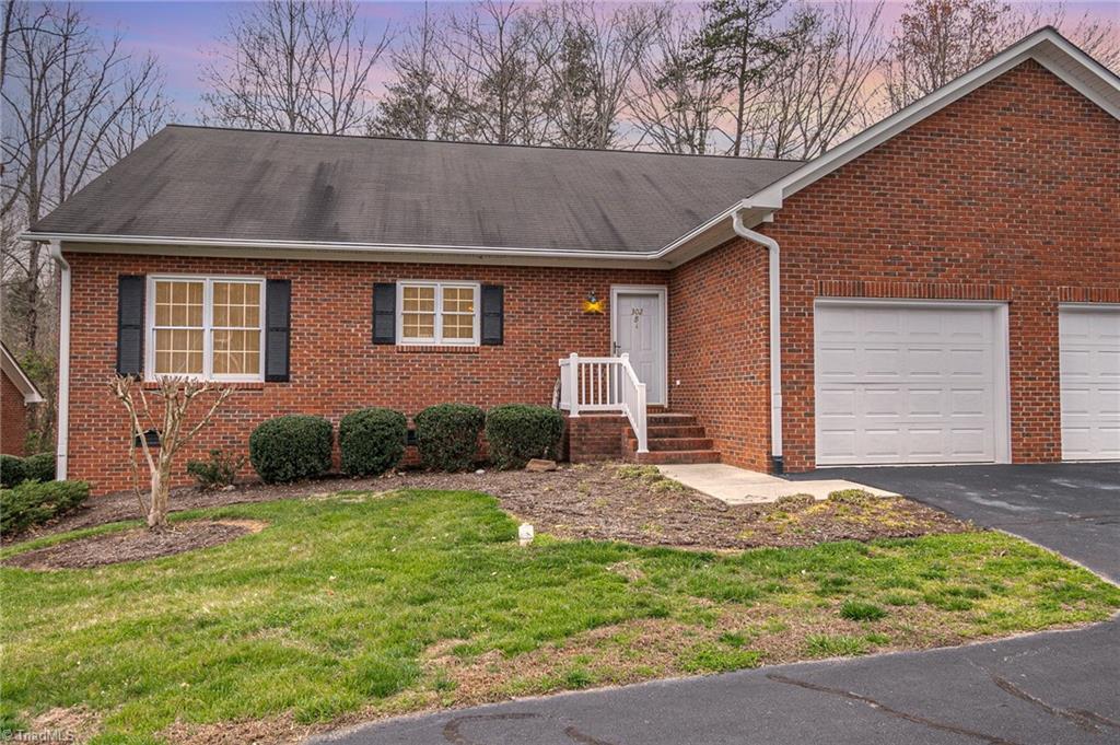 302-B Oleander Drive # B