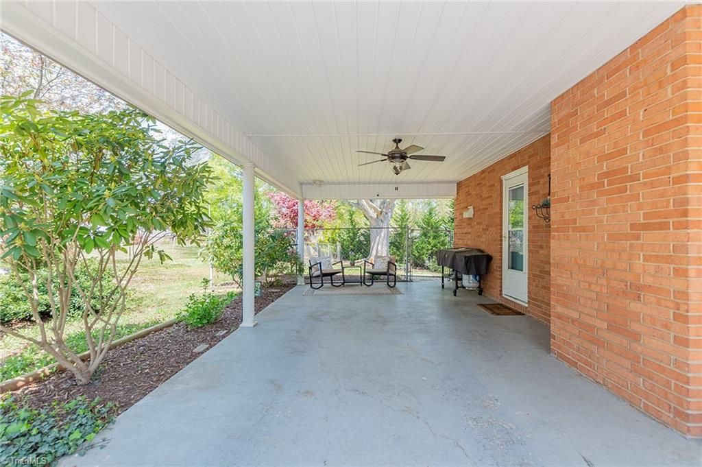 106 Dillard Court