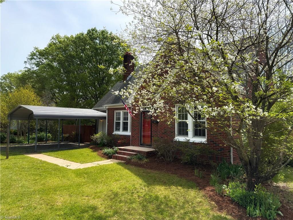 1322 E Meadow Road