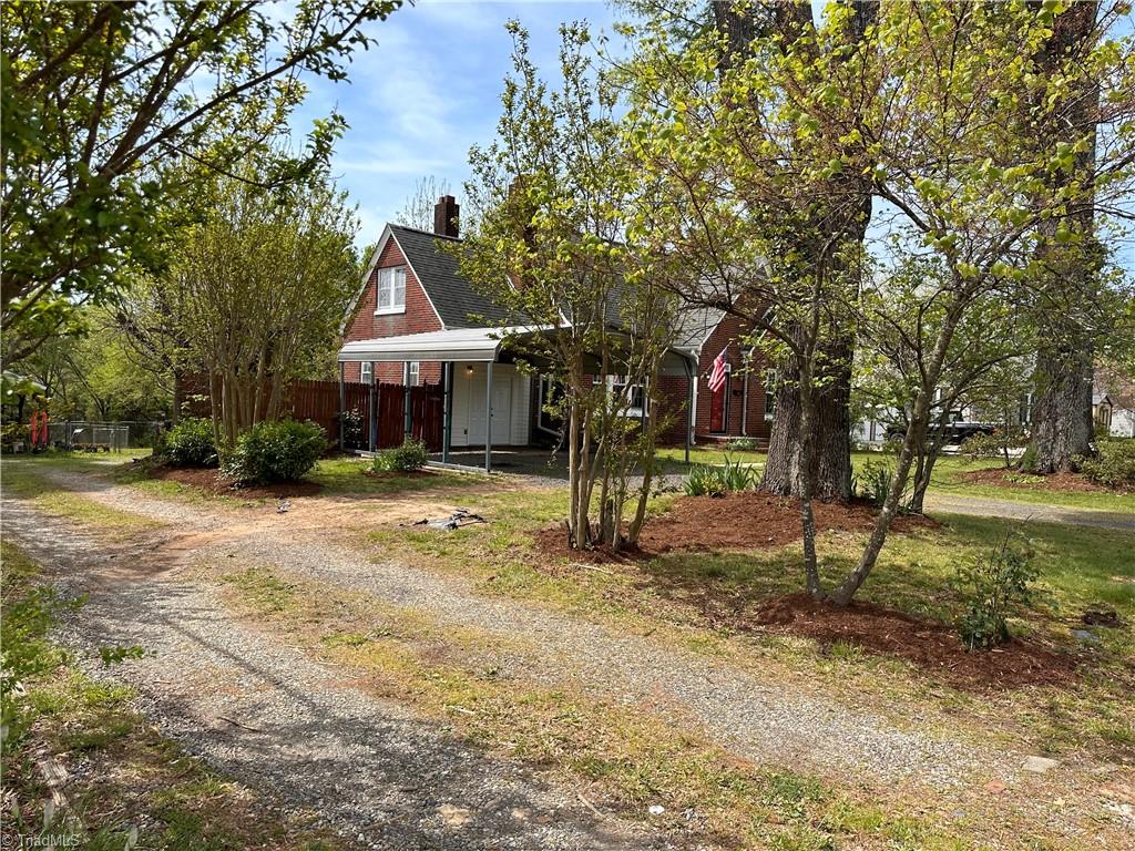 1322 E Meadow Road