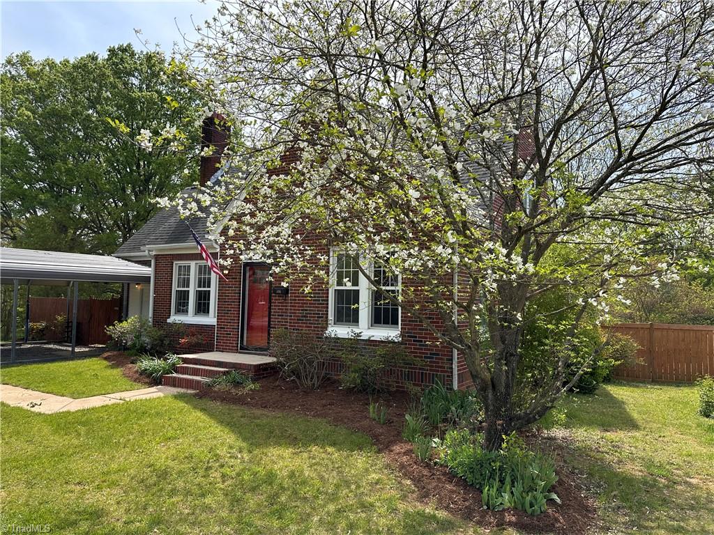 1322 E Meadow Road