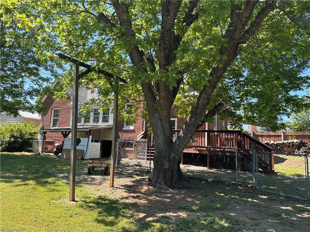 1322 E Meadow Road