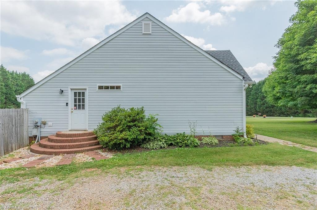 7112 Windbreak Road, McLeansville