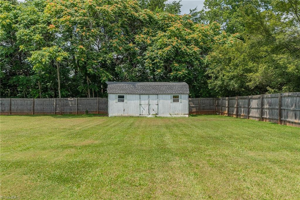 7112 Windbreak Road, McLeansville