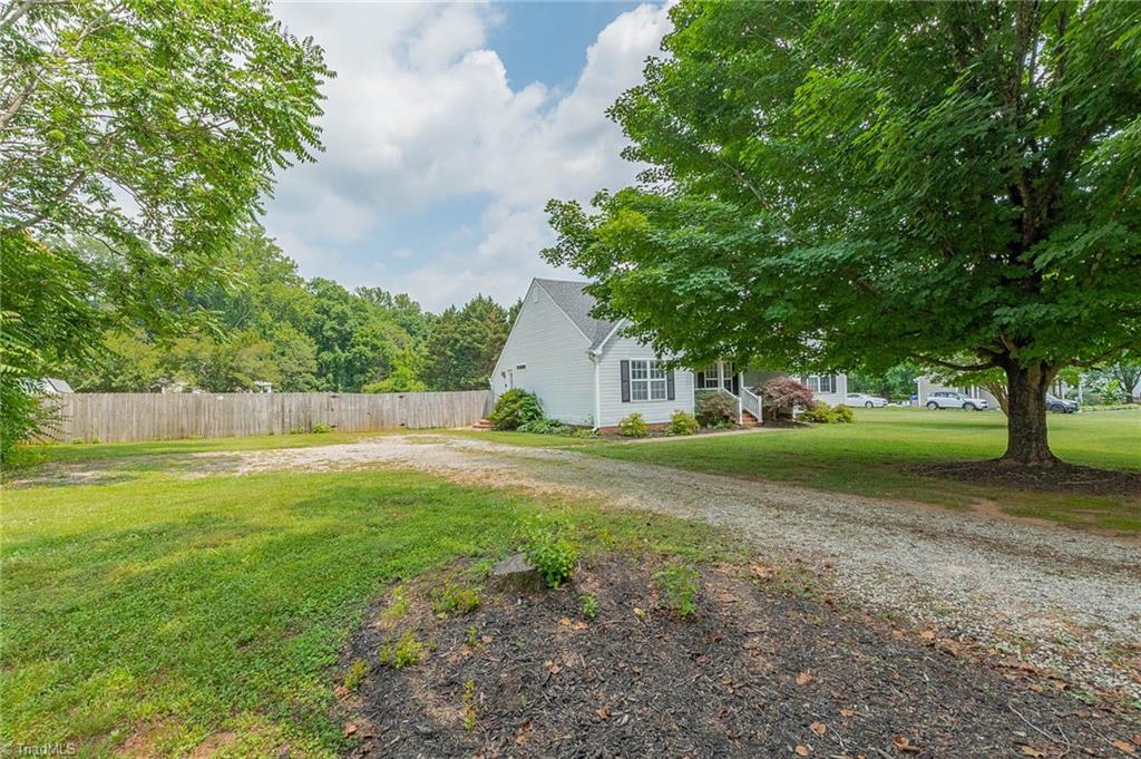7112 Windbreak Road, McLeansville