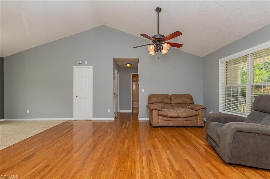 7112 Windbreak Road, McLeansville