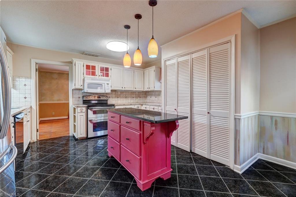 2112 Meadowbrook Terrace