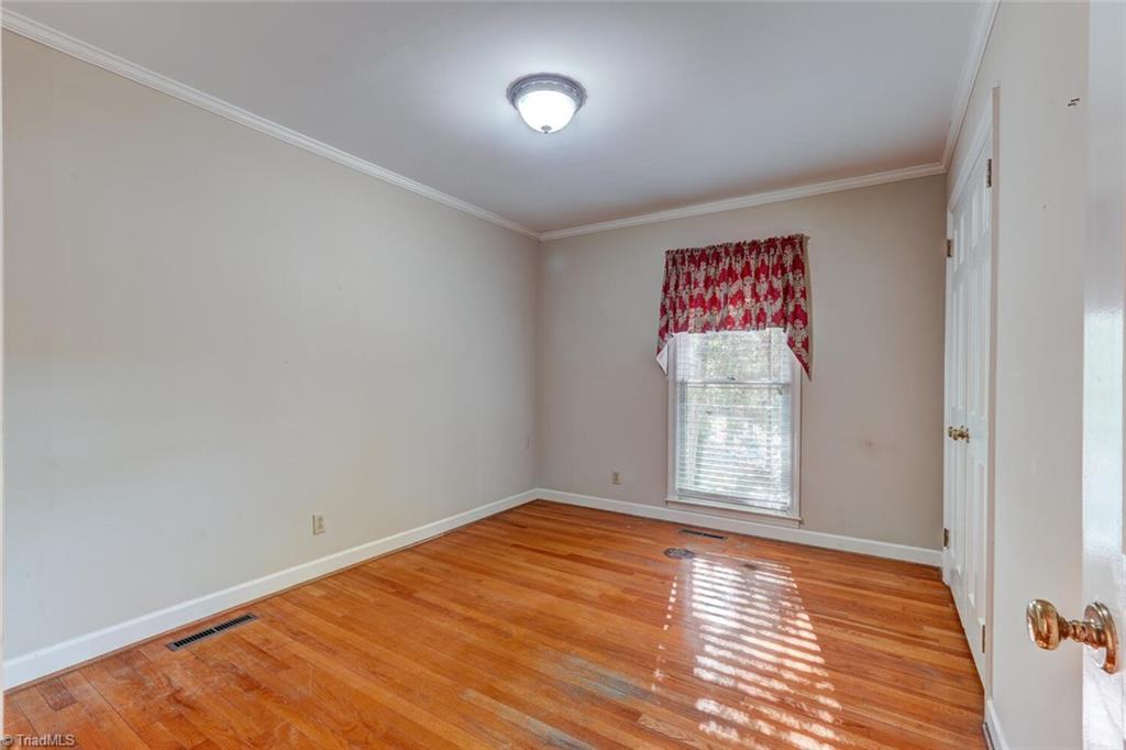 2112 Meadowbrook Terrace