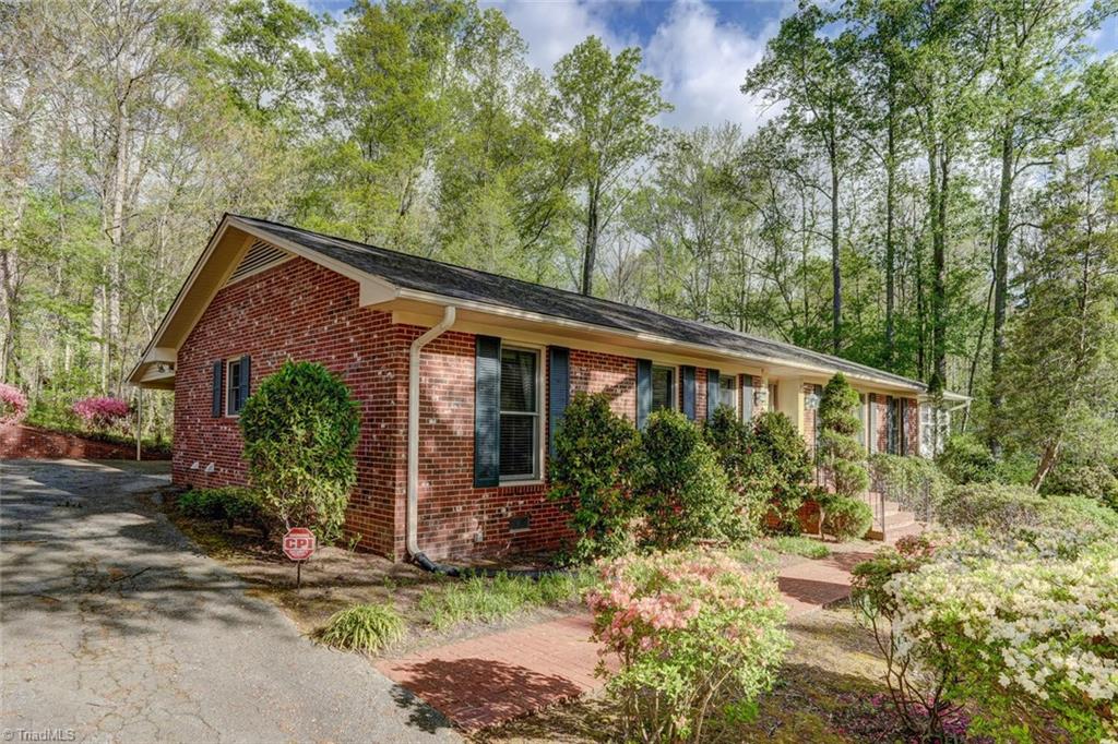 2112 Meadowbrook Terrace
