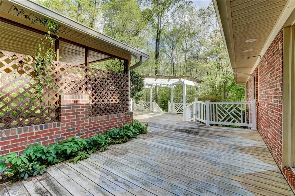 2112 Meadowbrook Terrace