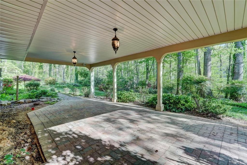 2112 Meadowbrook Terrace