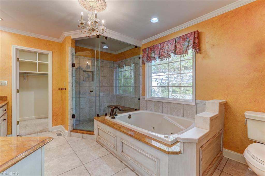 2112 Meadowbrook Terrace