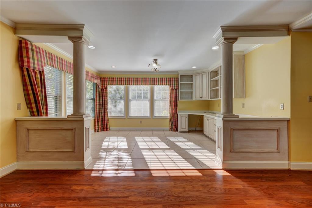 2112 Meadowbrook Terrace