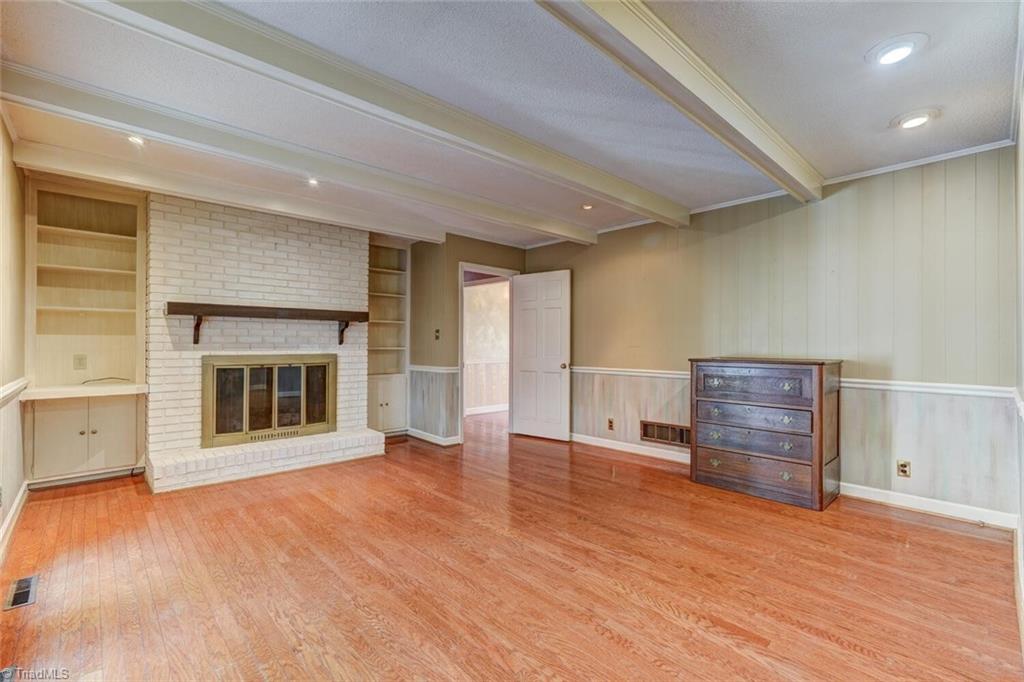 2112 Meadowbrook Terrace