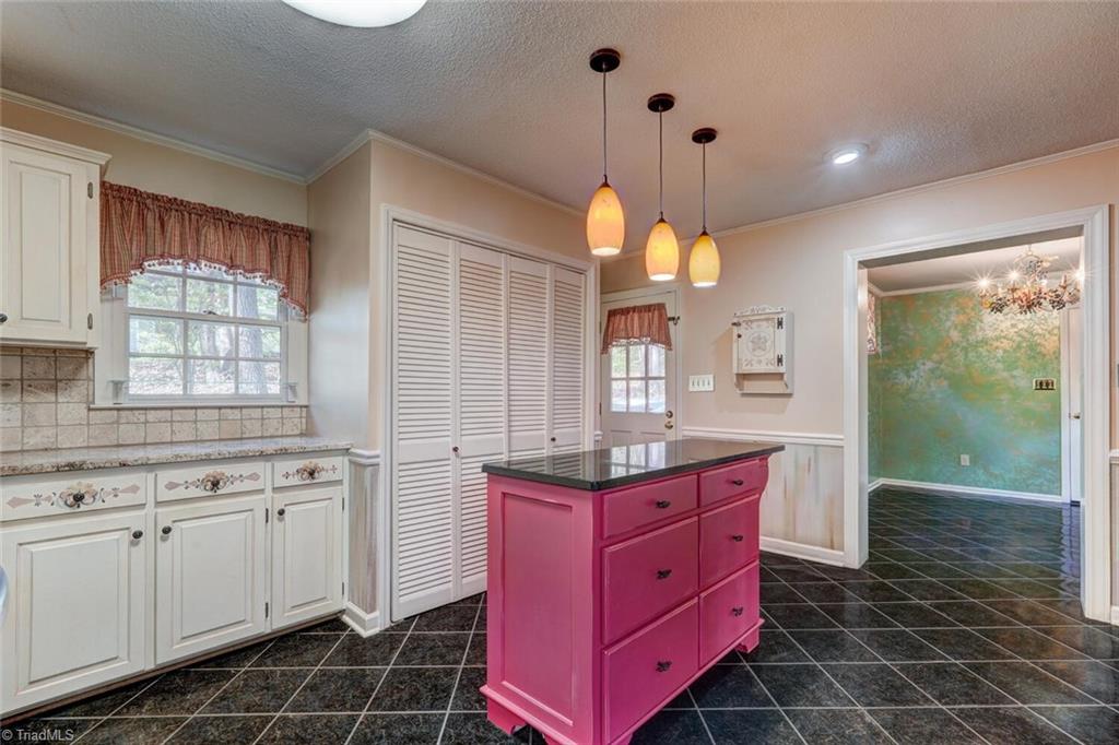 2112 Meadowbrook Terrace