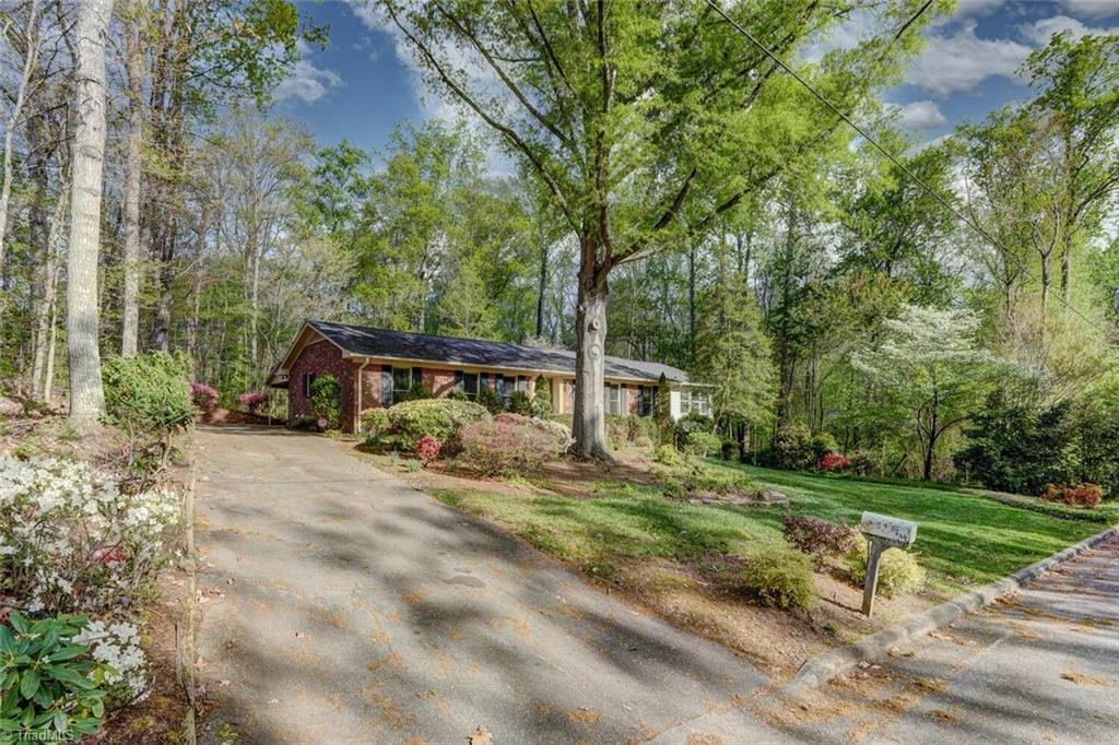 2112 Meadowbrook Terrace