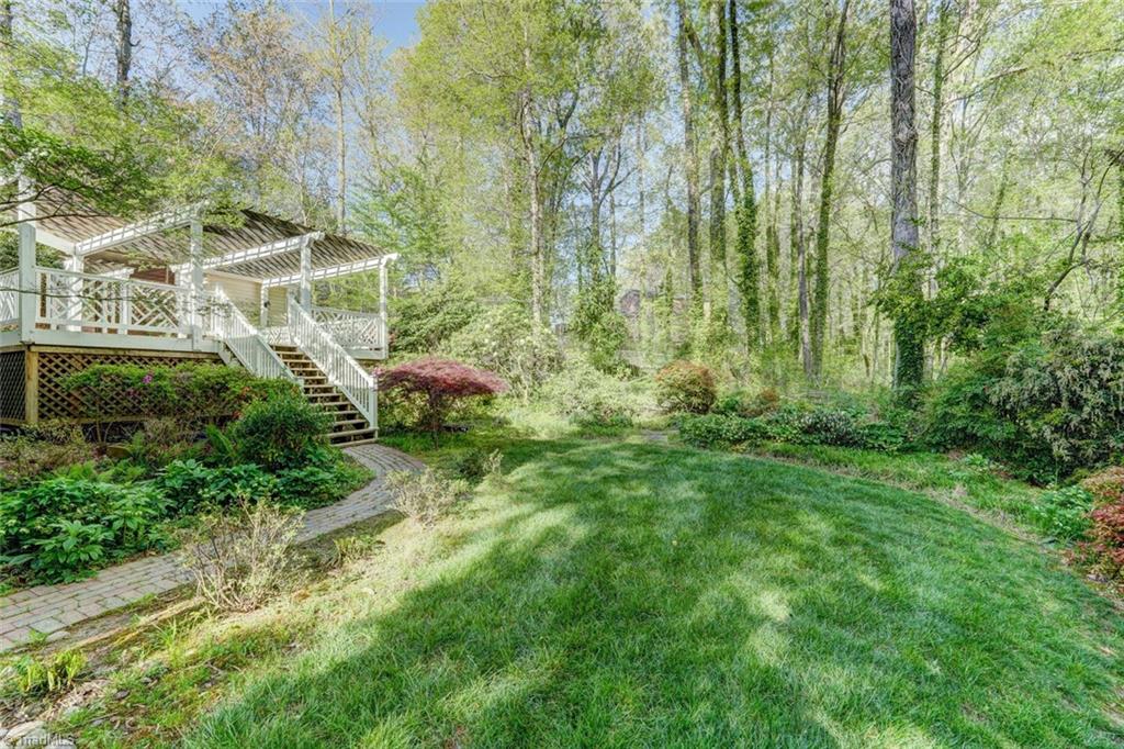 2112 Meadowbrook Terrace