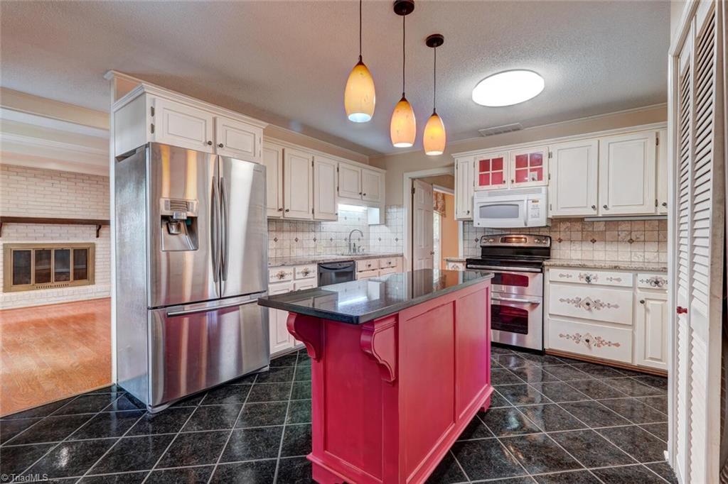 2112 Meadowbrook Terrace