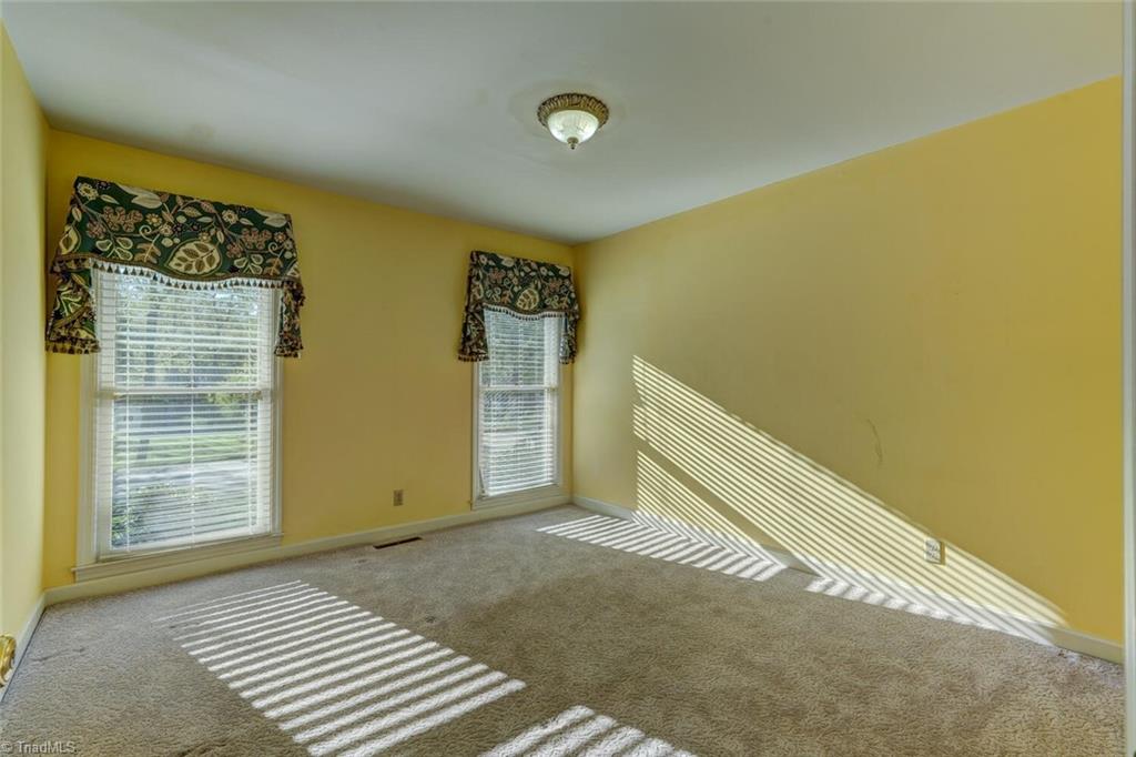 2112 Meadowbrook Terrace