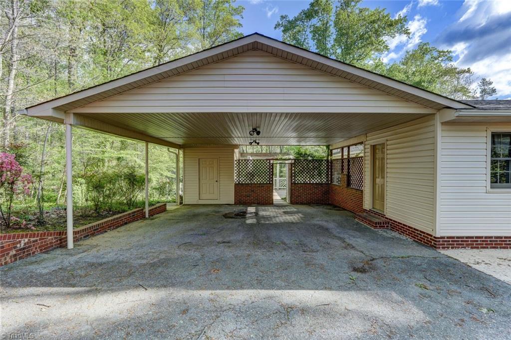 2112 Meadowbrook Terrace