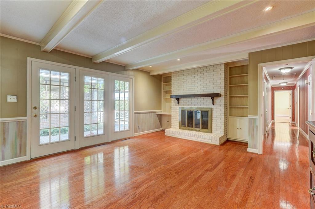 2112 Meadowbrook Terrace