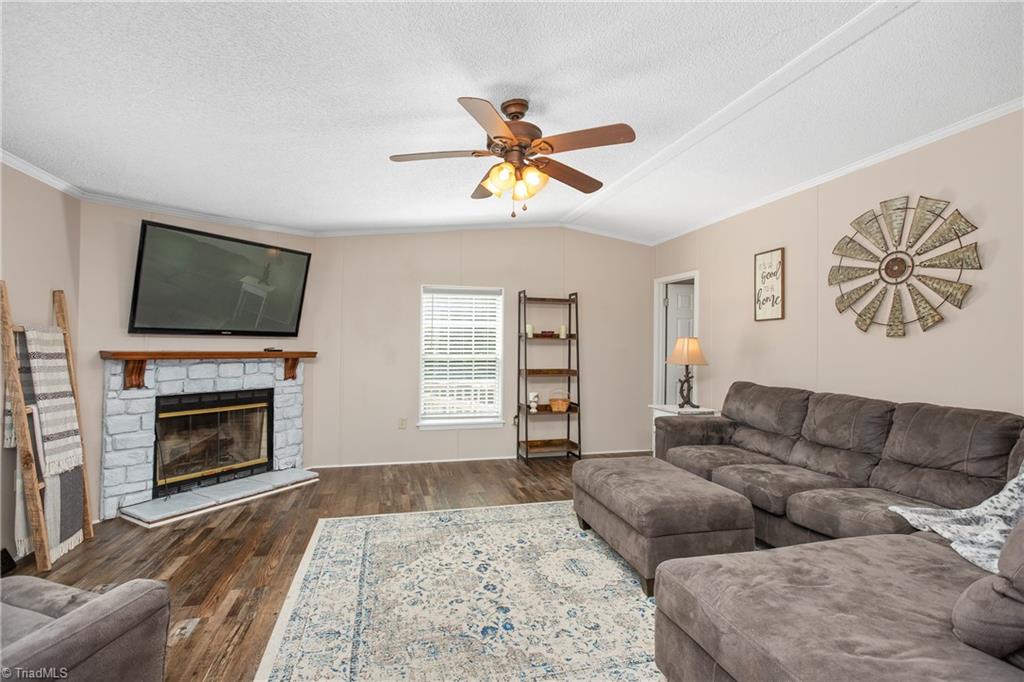 1067 Flynn Farm Road