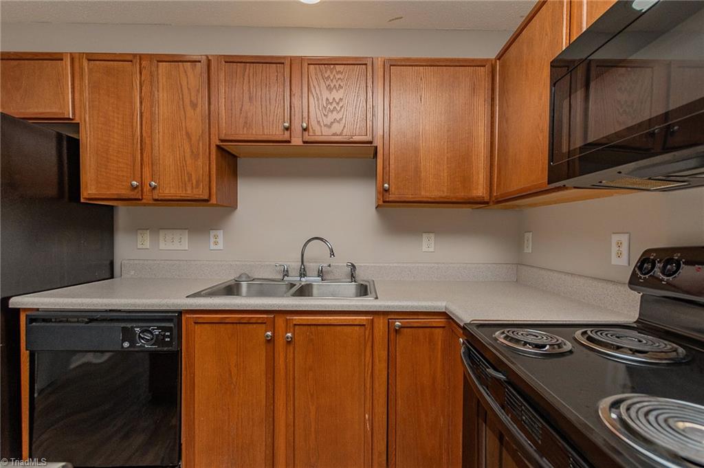 6418 Coral Vine Way
