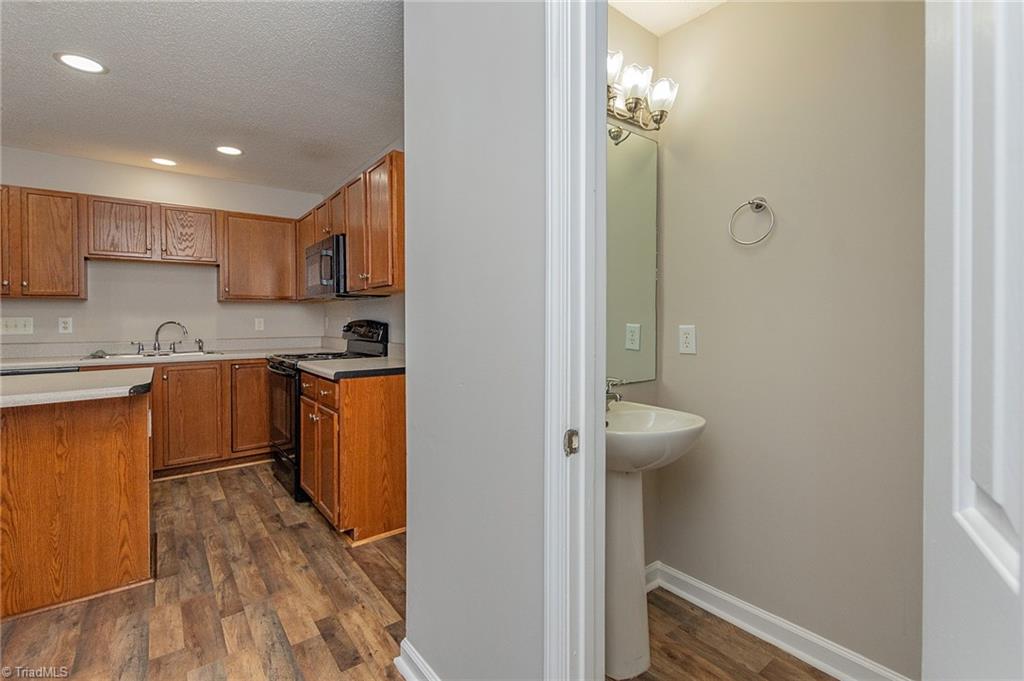 6418 Coral Vine Way