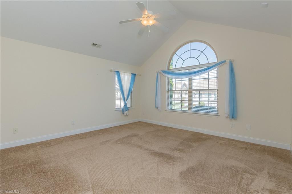 32 Pitlockry Place