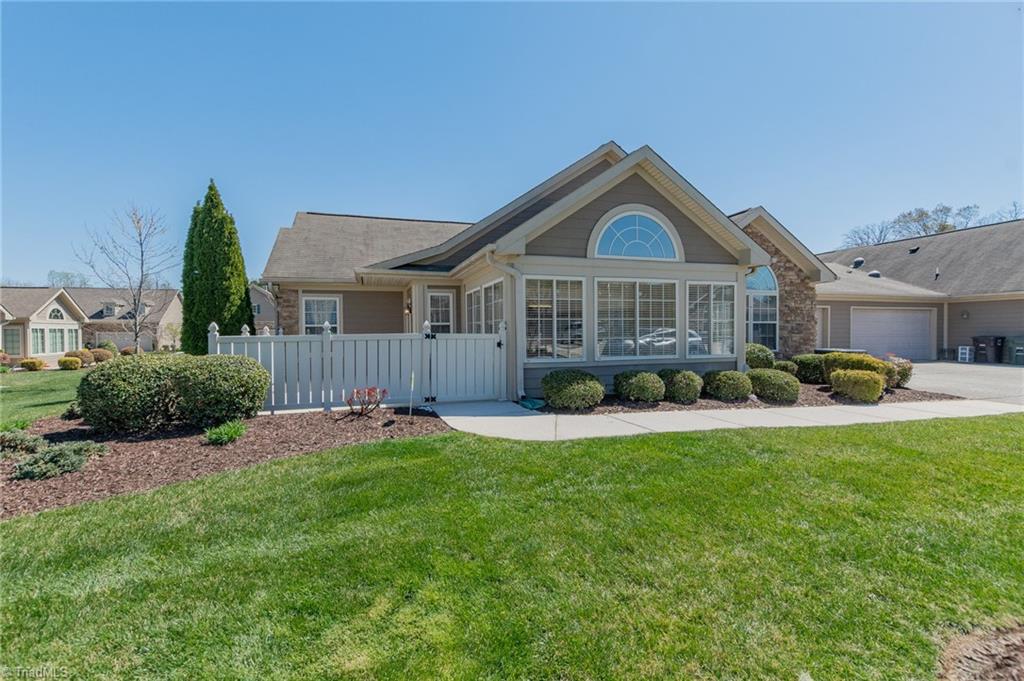 32 Pitlockry Place