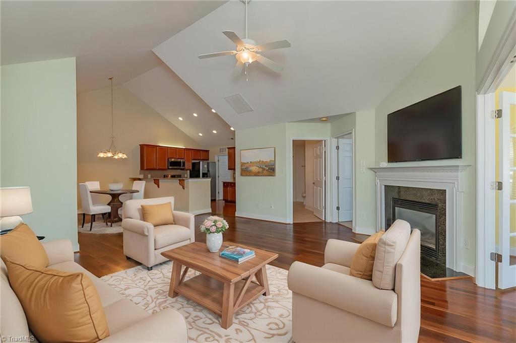 32 Pitlockry Place