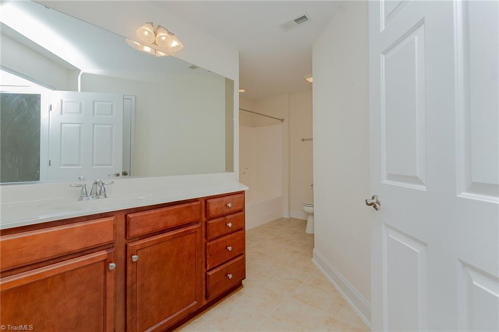 32 Pitlockry Place