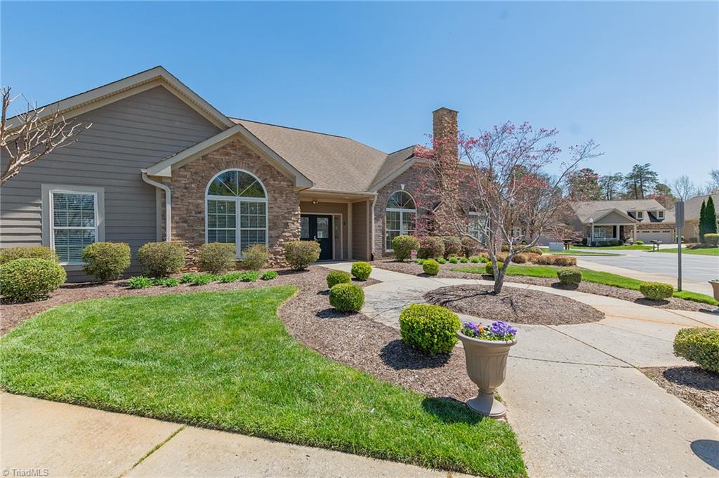32 Pitlockry Place