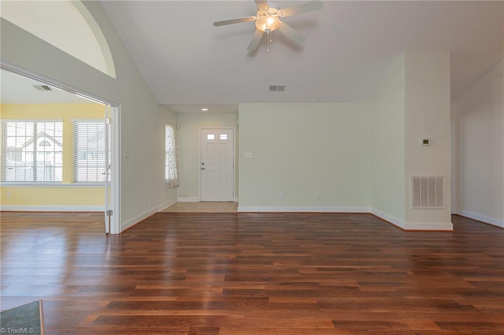32 Pitlockry Place