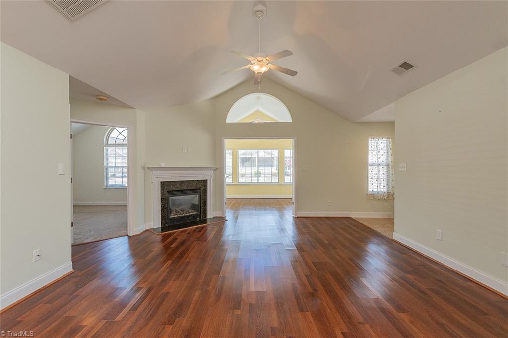 32 Pitlockry Place