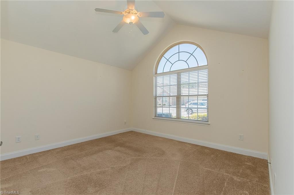 32 Pitlockry Place