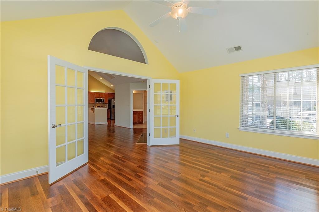 32 Pitlockry Place