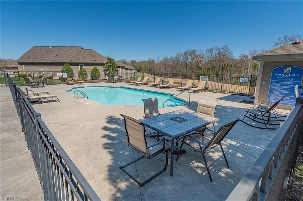 32 Pitlockry Place