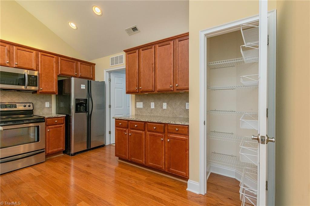32 Pitlockry Place