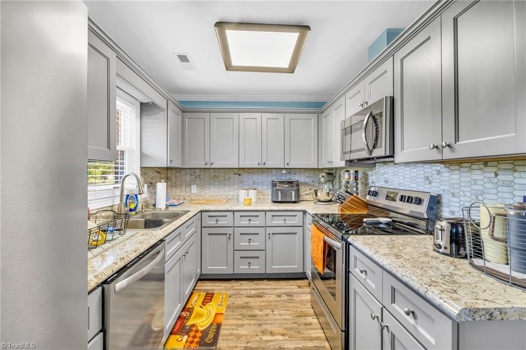 8108 US Highway 158 W