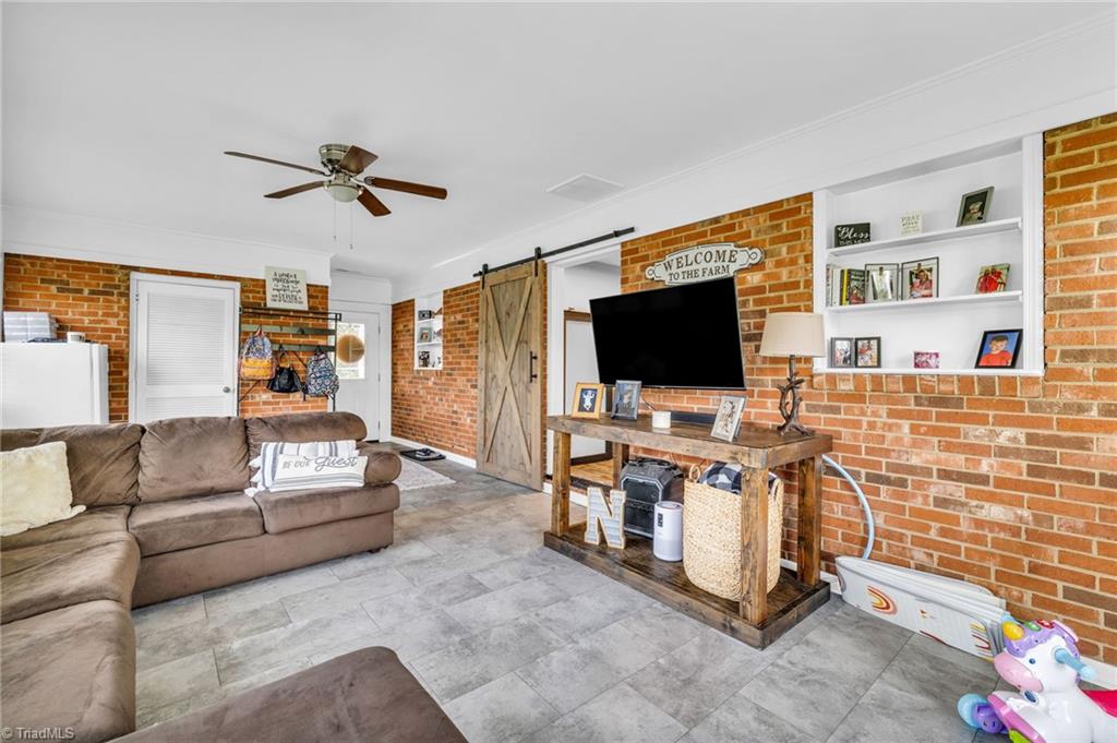 8108 US Highway 158 W