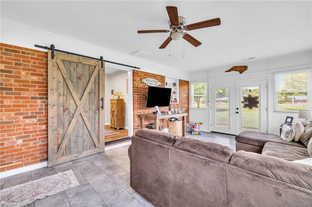 8108 US Highway 158 W
