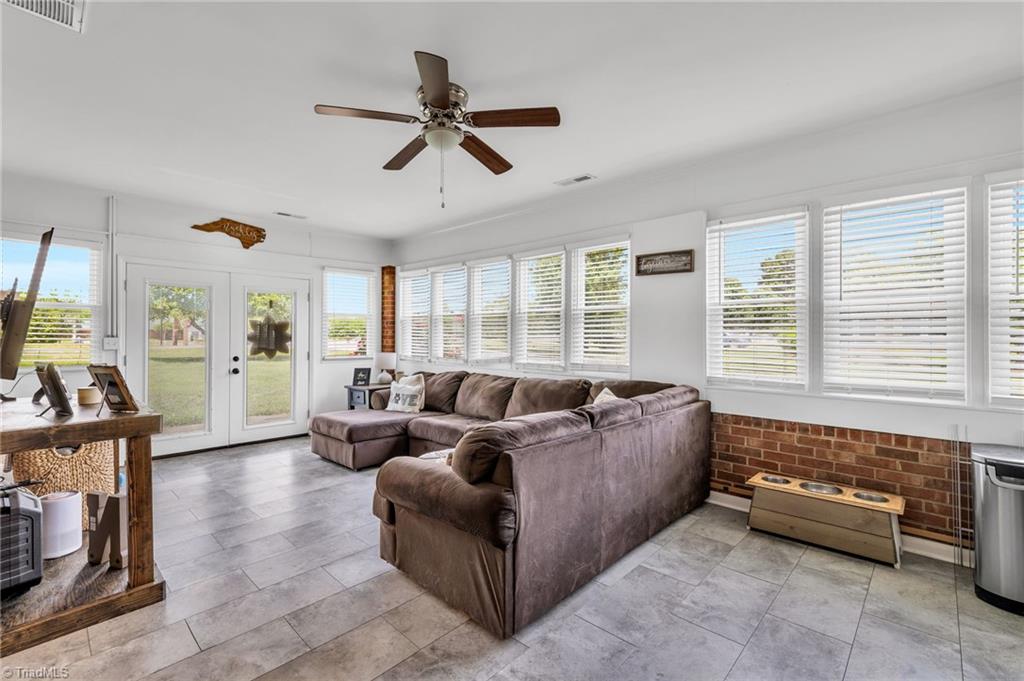 8108 US Highway 158 W